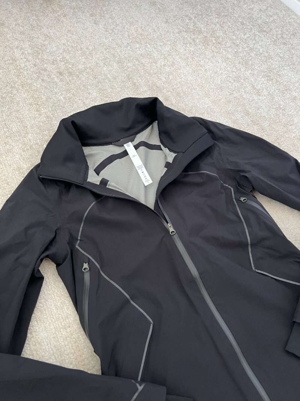 Lululemon Runaway Zip Up Hooded Windbreaker Jacket 4 - Picture 3 of 13